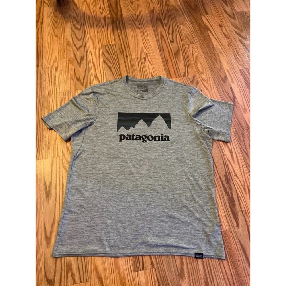 Patagonia Men’s Medium Polyester T-Shirt | Like New